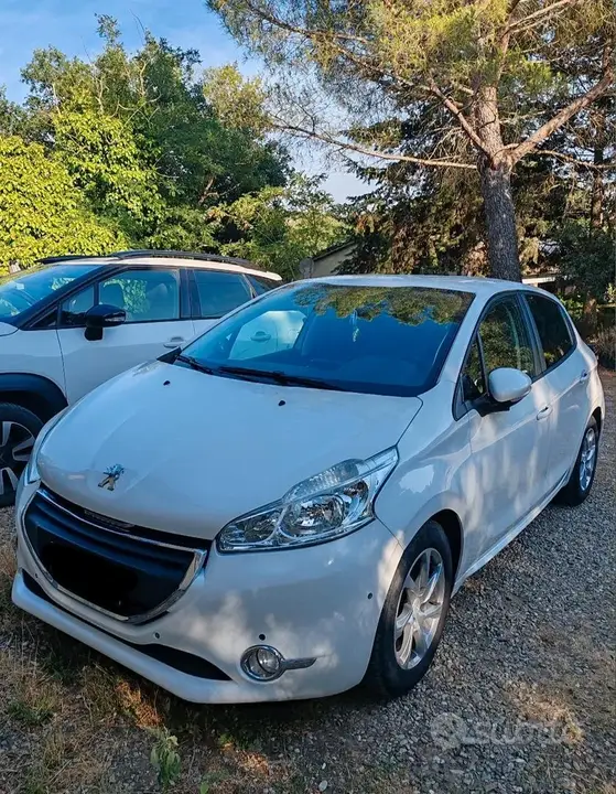 Peugeot 208 2013 photo 3