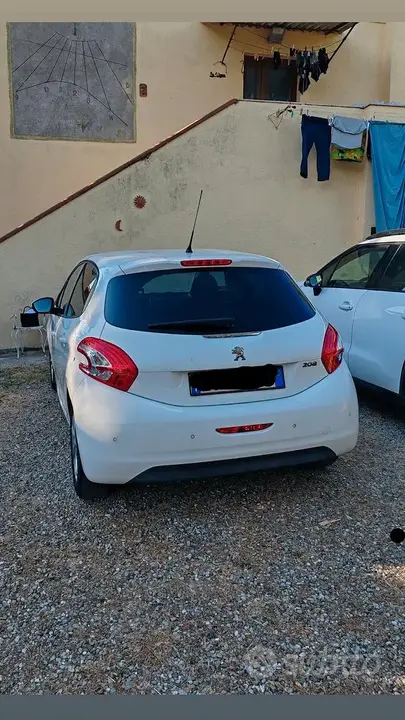 Peugeot 208 2013 photo 4