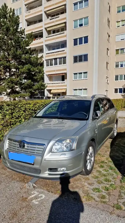 Toyota Avensis 2003 photo 2
