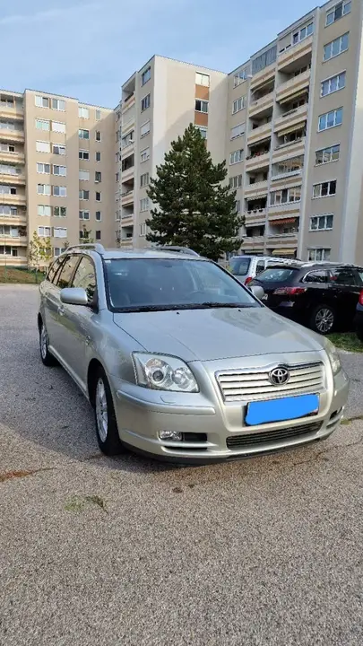 Toyota Avensis 2003 photo 3