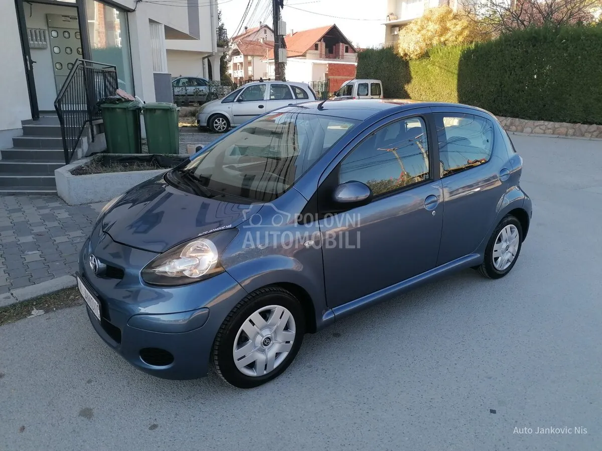Toyota Aygo 2010 photo 3