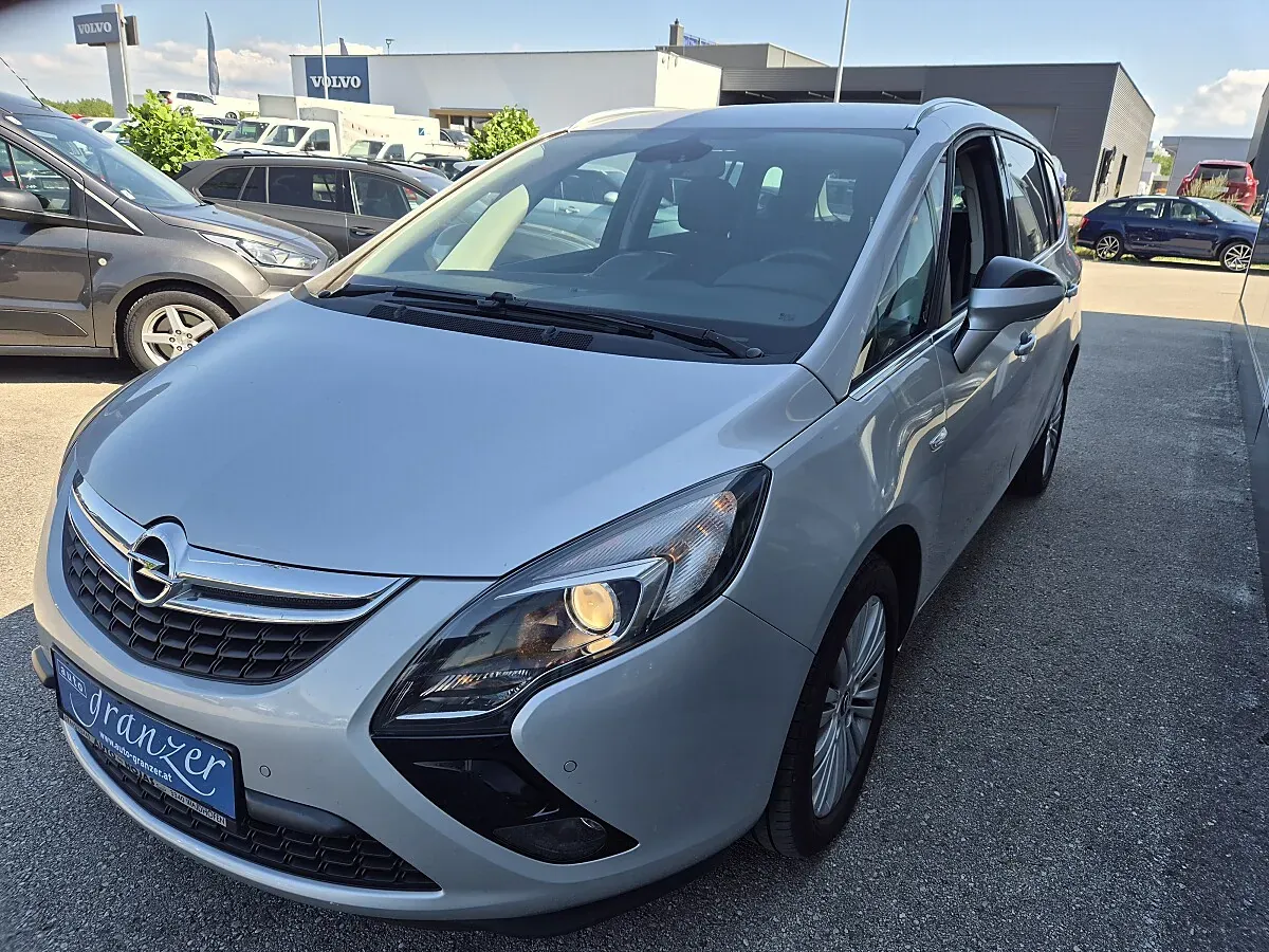 Opel Zafira Tourer 2015 photo 2
