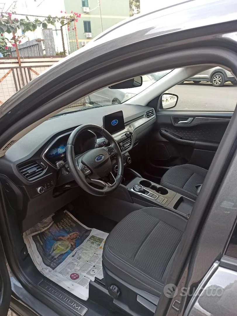 Ford Kuga 2021 photo 2