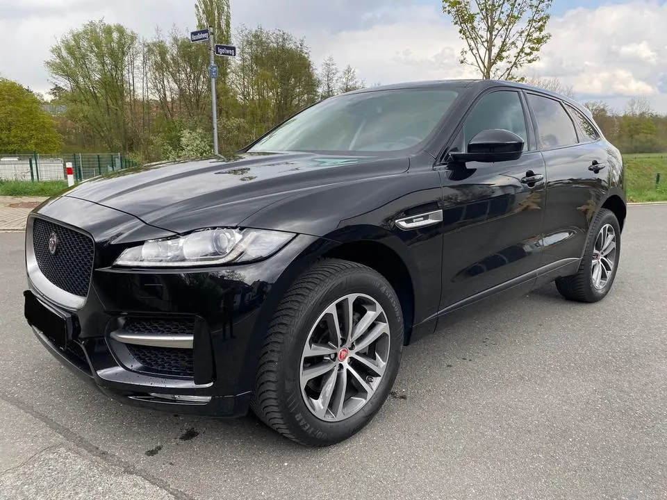 Jaguar F-Pace