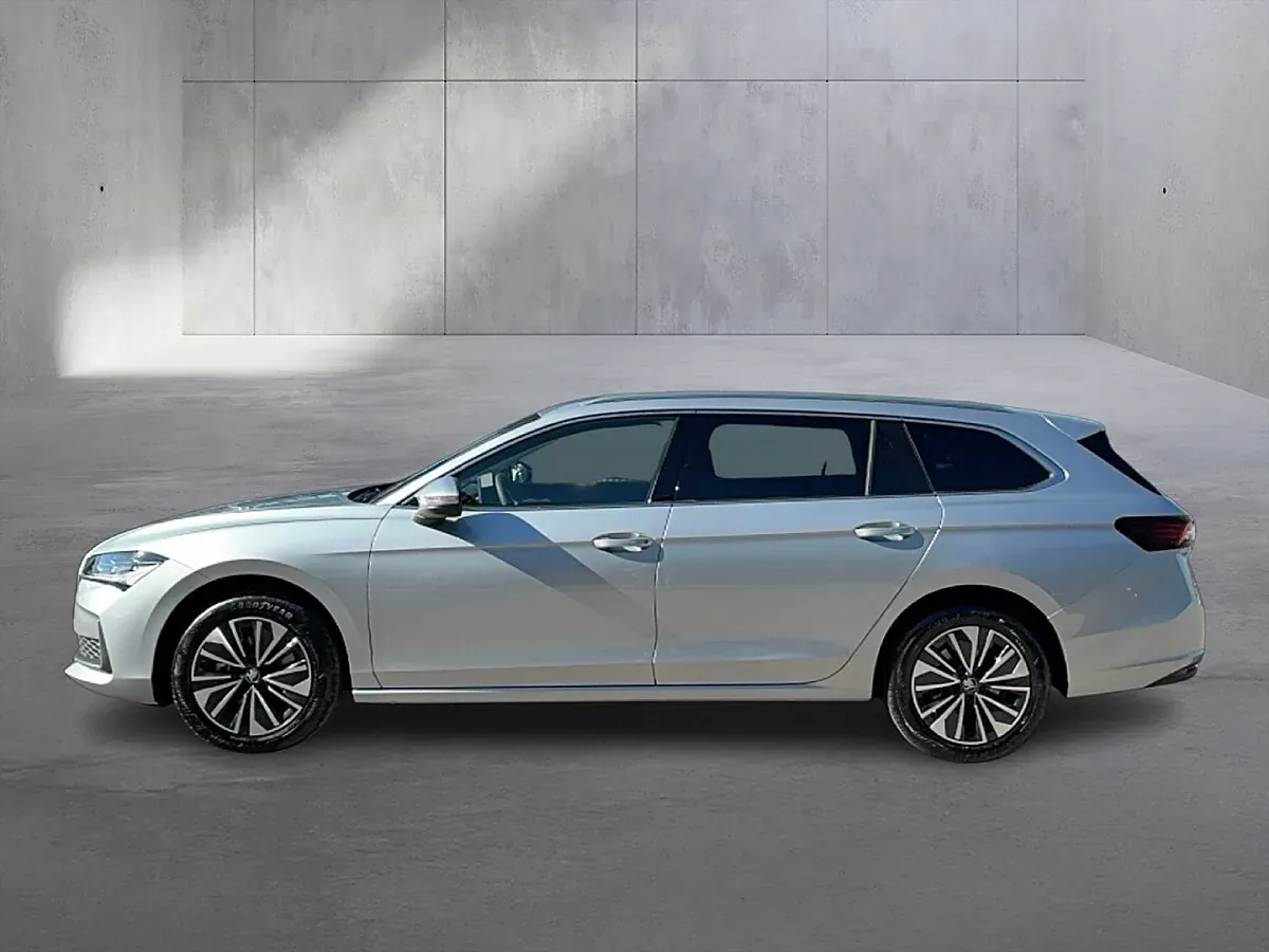 Skoda Superb 2026 photo 2