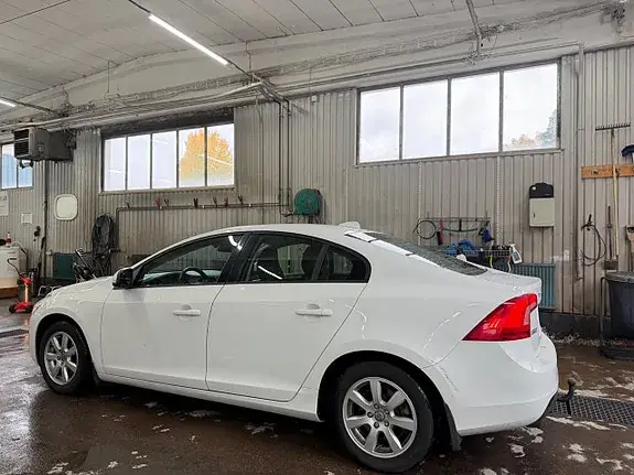 Volvo S60 2012 photo 4