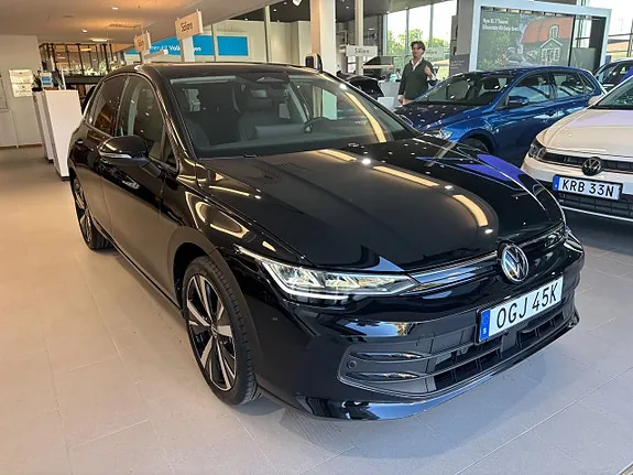 Volkswagen Golf I 2026 photo 2