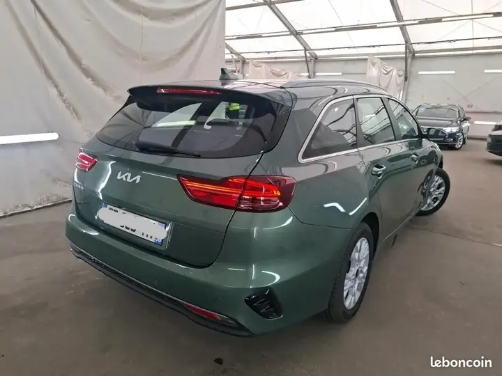 Kia Ceed 2023 photo 3