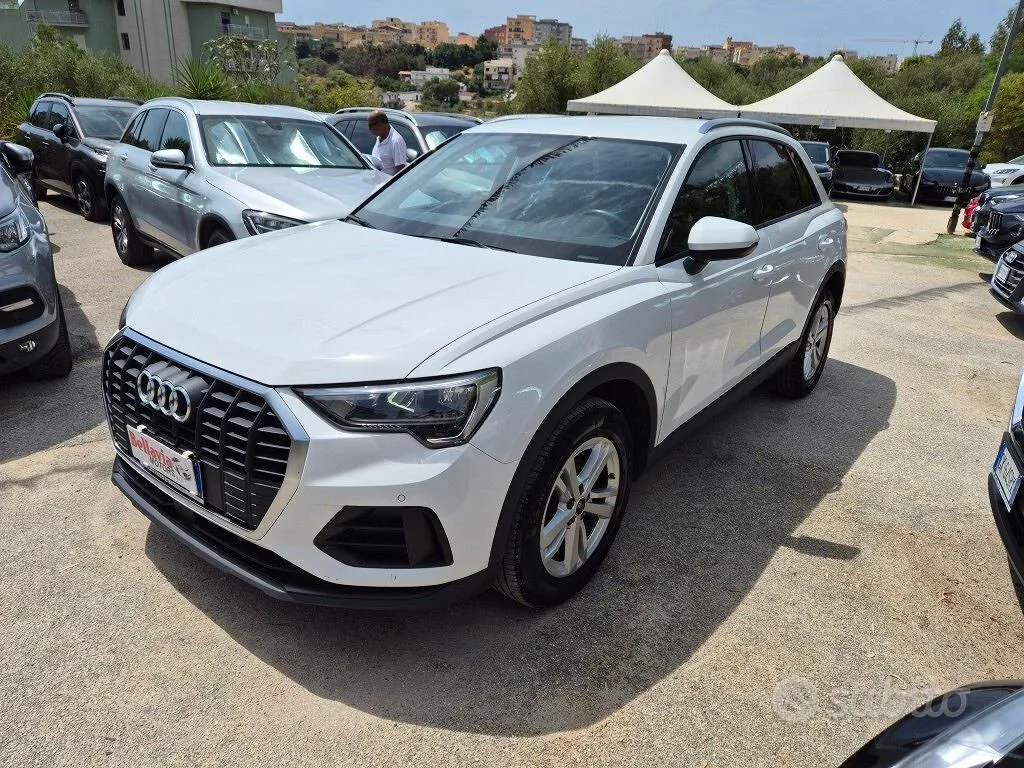 Audi Q3 2022 photo 2