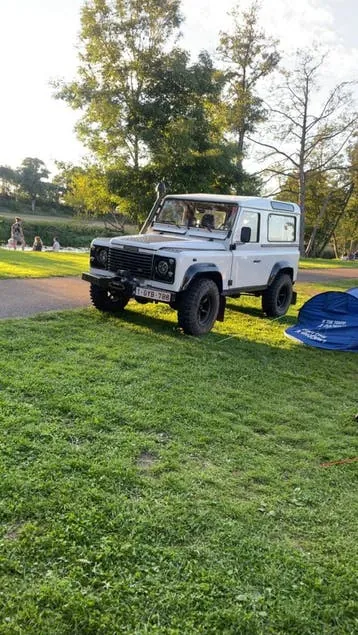 Land Rover Defender
