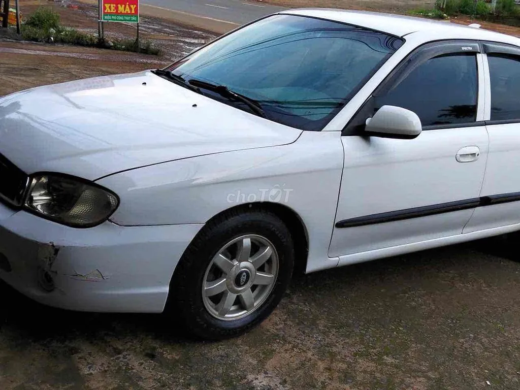 Kia Spectra 2005 photo 2