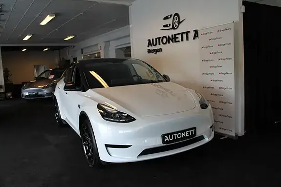 Tesla Model Y 2023 photo 4