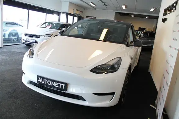 Tesla Model Y 2023 photo 5