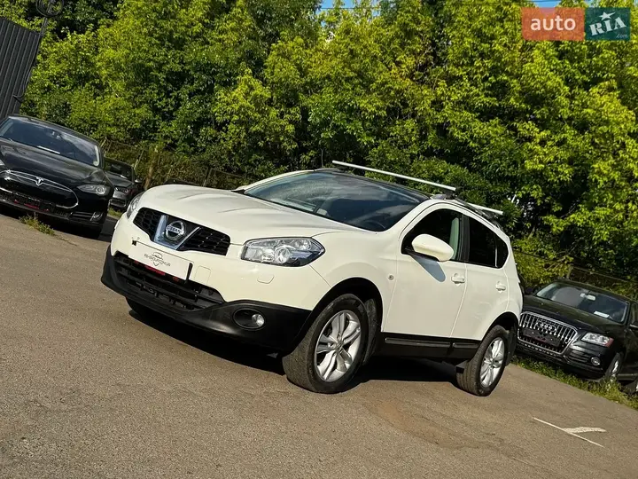 Nissan Qashqai 2012 photo 2