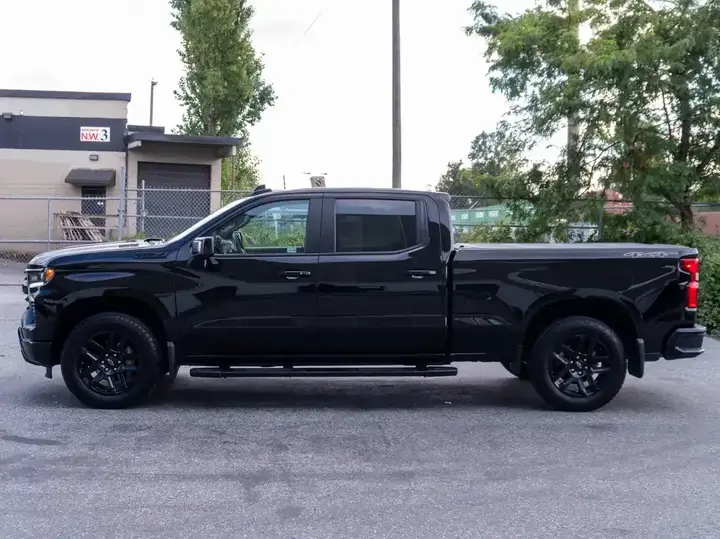 Chevrolet Silverado 1500 2025 photo 2
