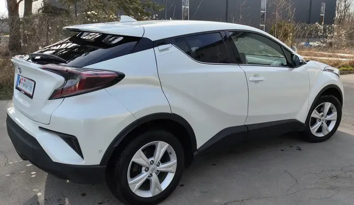 Toyota C-Hr 2018 photo 2