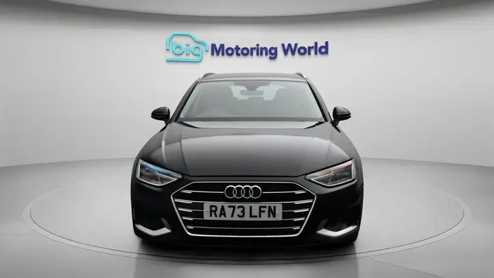 Audi A4 Avant 2024 photo 3