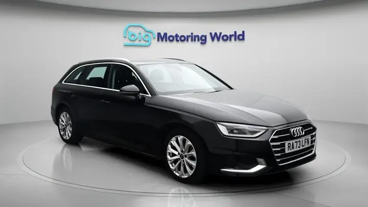 Audi A4 Avant 2024 photo 2