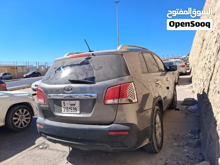 Kia Sorento 2011 photo 2