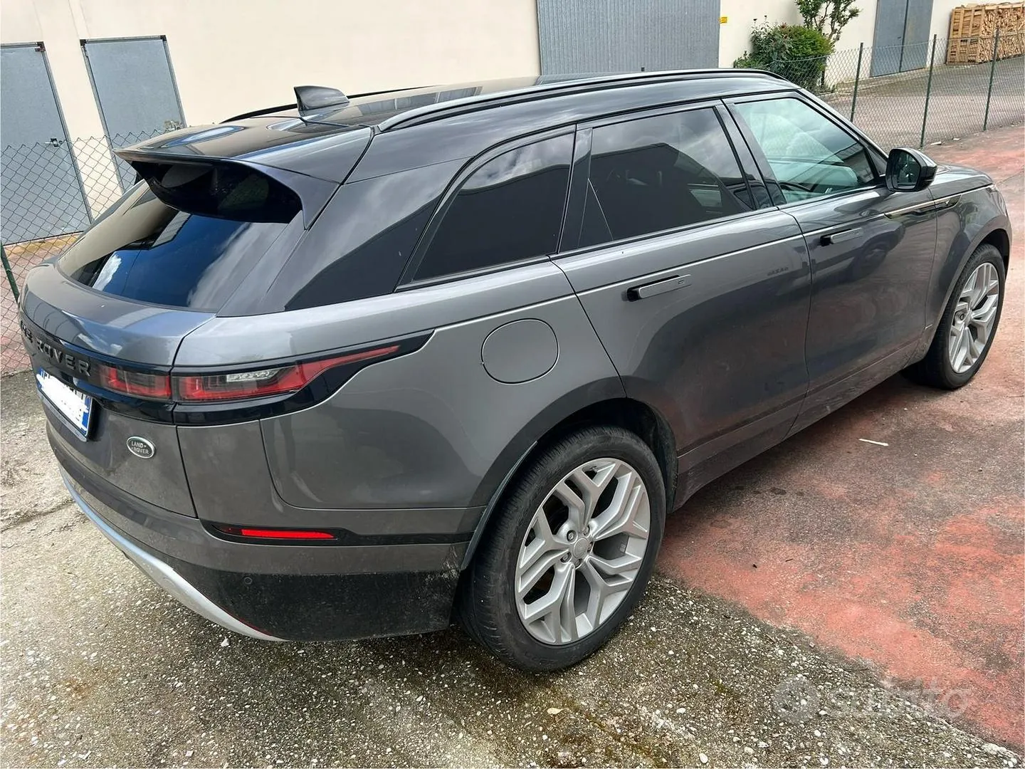 Land Rover Range Rover Velar 2017 photo 4