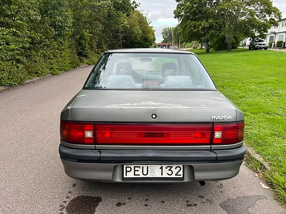 Mazda 323C 1994 photo 4