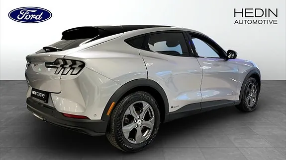 Ford Mustang Mach-E 2021 photo 2