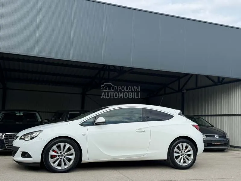 Opel Astra J 2012 photo 5