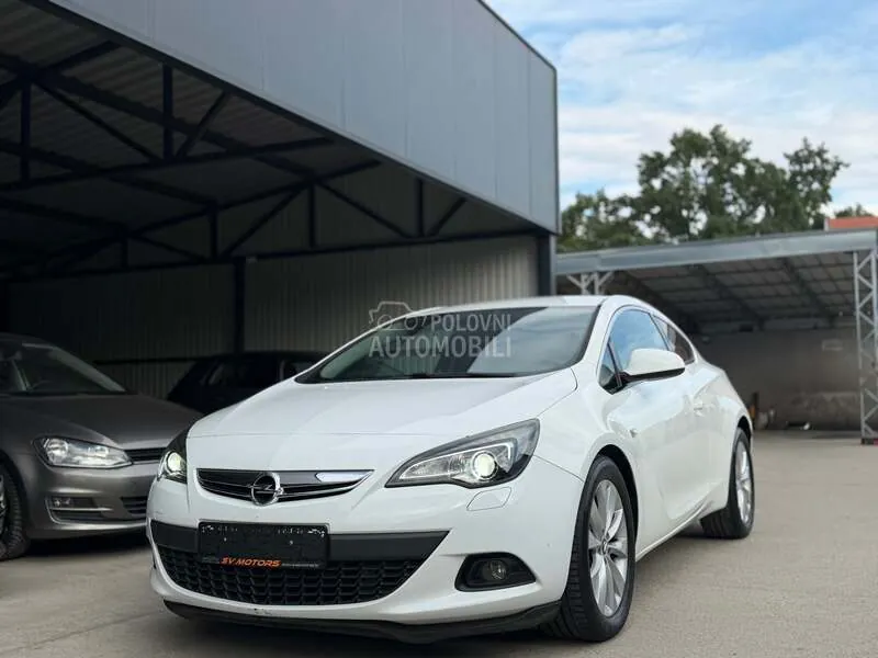 Opel Astra J 2012 photo 2