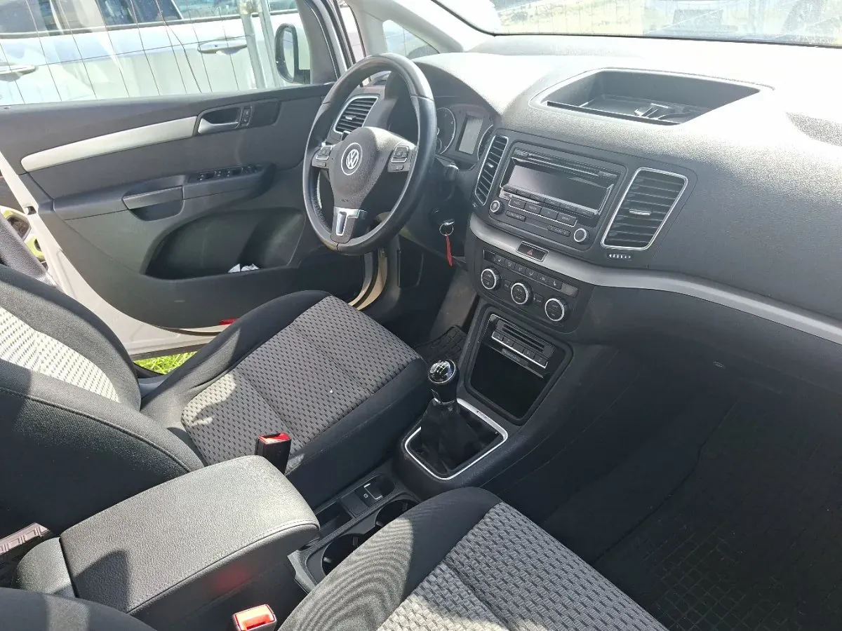 Volkswagen Sharan 2013 photo 3