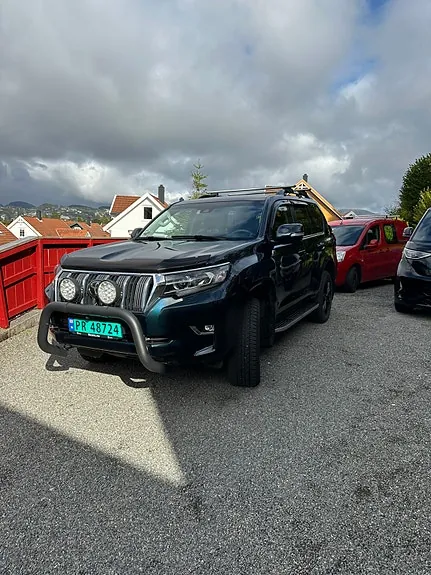 Toyota Land Cruiser 2018 photo 2