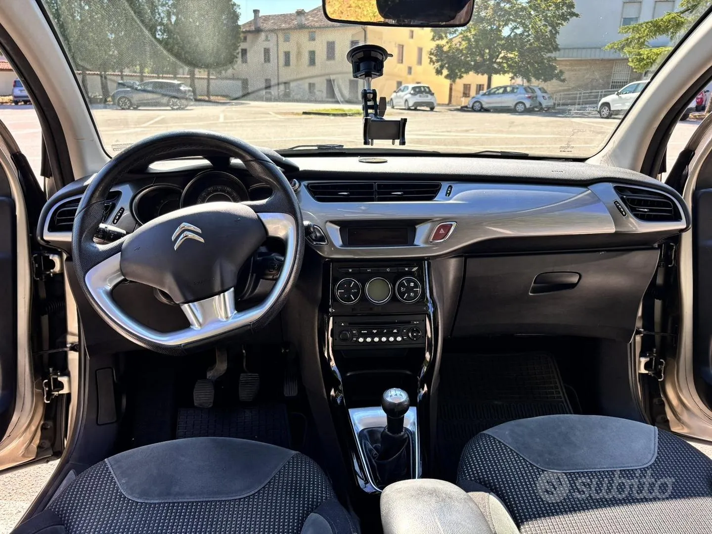 Citroen C3 2010 photo 4
