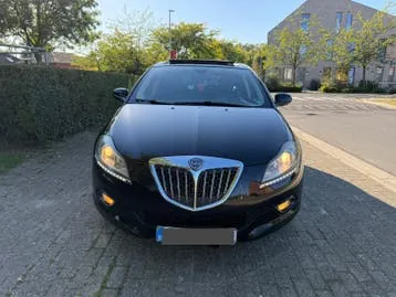 Lancia Delta 2010 photo 2