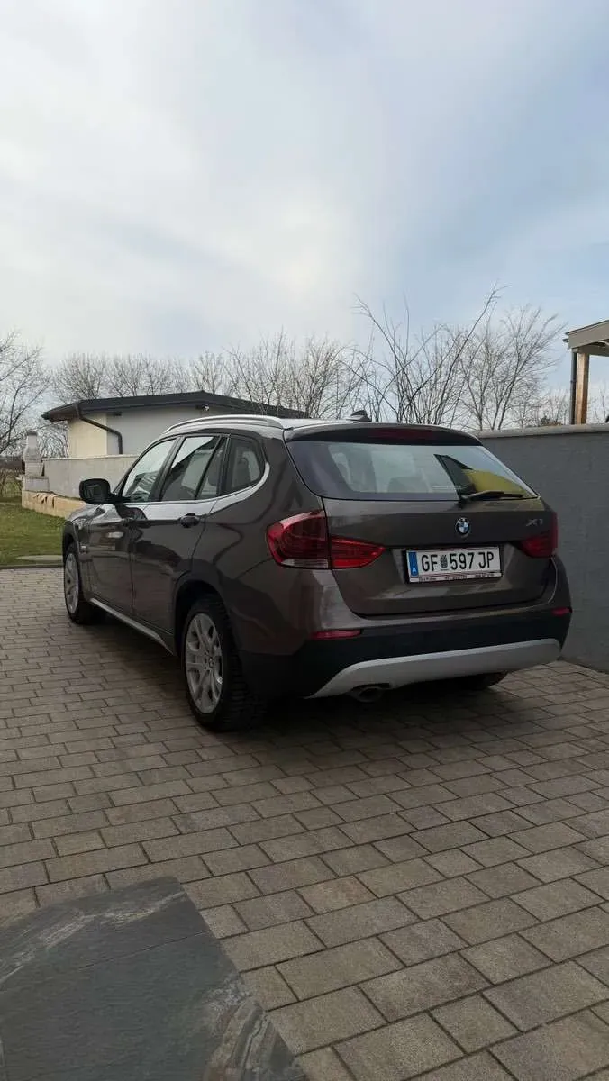BMW X1 2011 photo 2