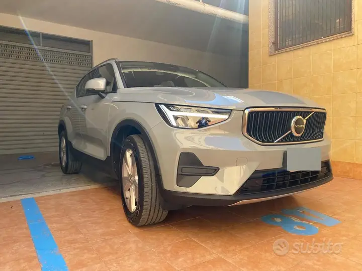 Volvo Xc40 2023 photo 2