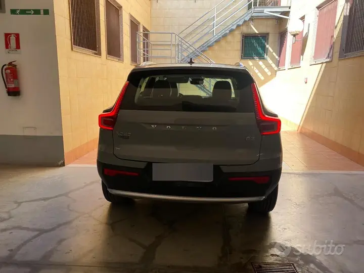 Volvo Xc40 2023 photo 4