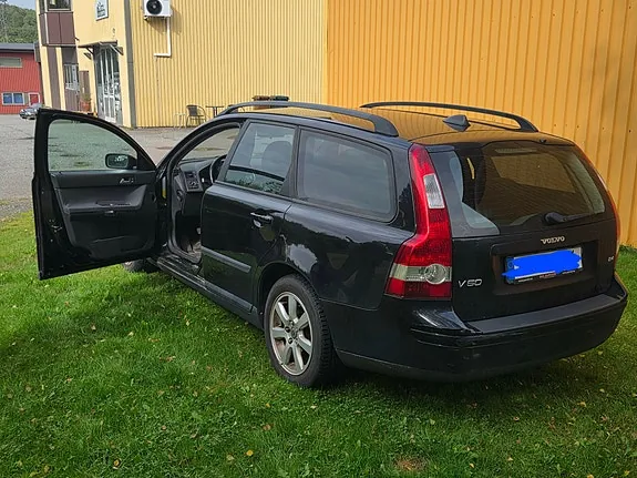 Volvo V50 2006 photo 2