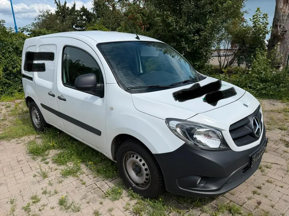 Mercedes-Benz Titan