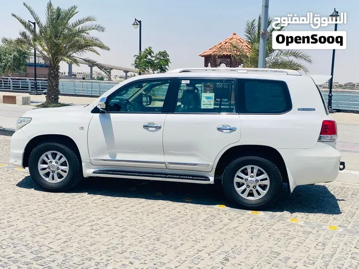 Toyota Land Cruiser 2011 photo 5