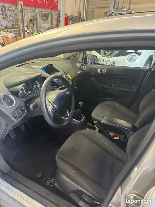 Ford Fiesta 2014 photo 3