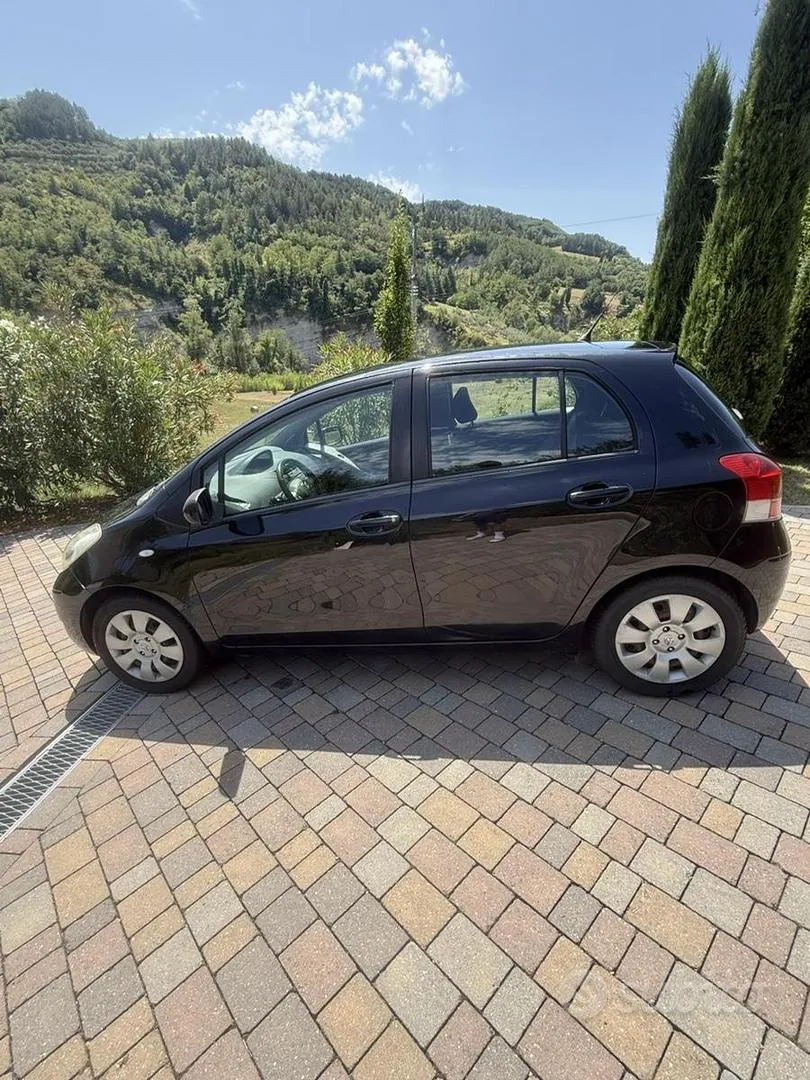 Toyota Yaris 2009 photo 4