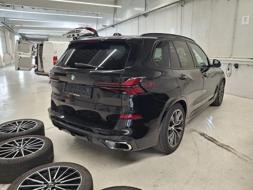 BMW X5 2023 photo 2