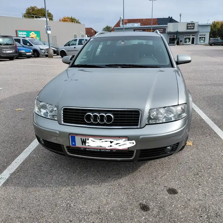 Audi A4 2003 photo 2