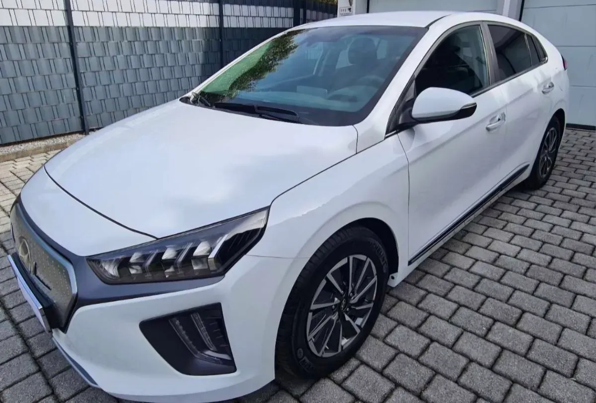 Hyundai Ioniq 2022 photo 2