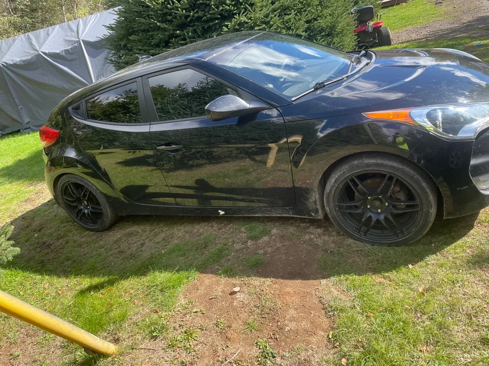 Hyundai Veloster 2012 photo 2