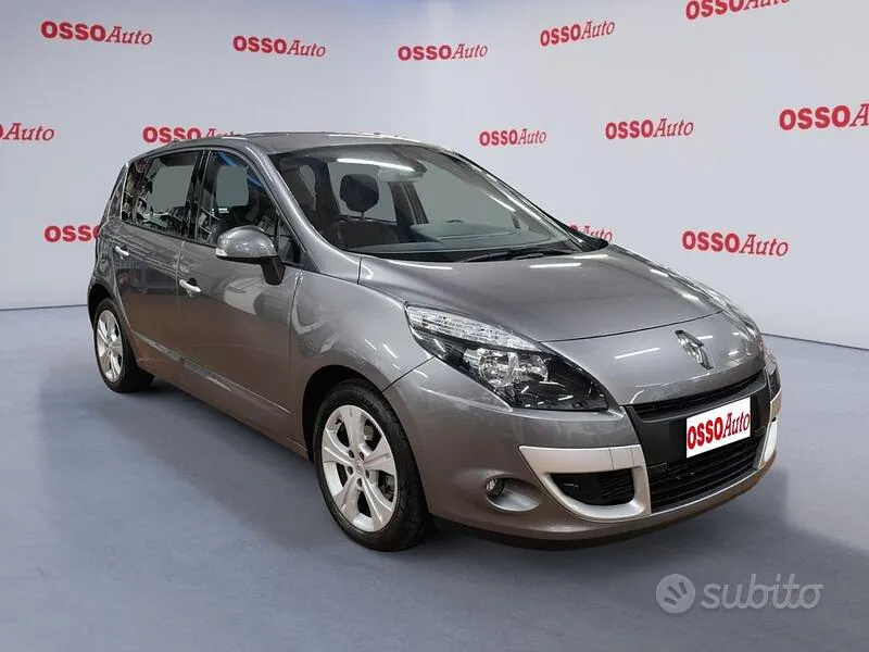 Renault Scenic 2011 photo 2