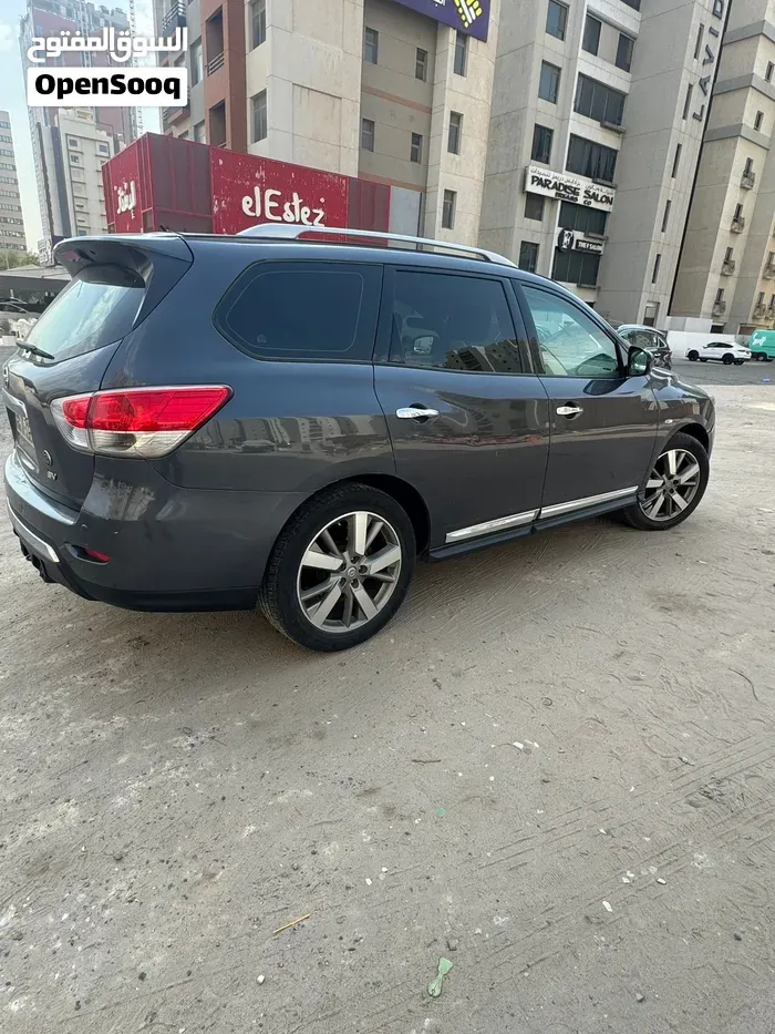 Nissan Pathfinder 2004 photo 5