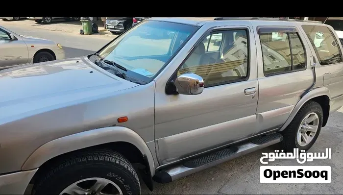 Nissan Pathfinder 2004 photo 2
