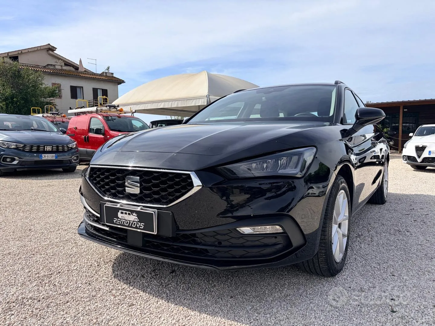 Seat Leon 2024 photo 2