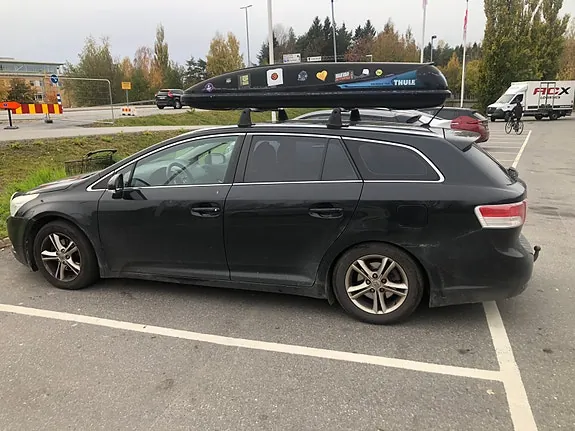 Toyota Avensis 2010 photo 2