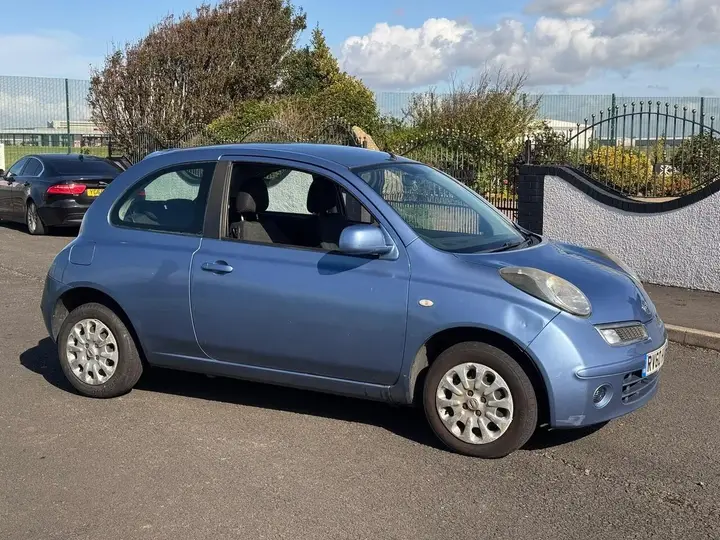Nissan Micra 2010 photo 2